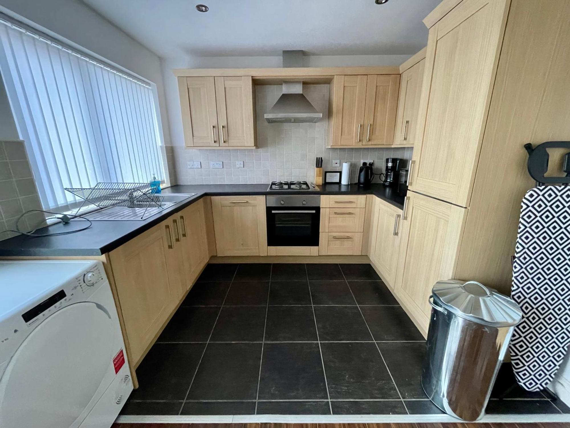 2 Bedroom City-Centre Apartment With Free Parking 벨파스트 외부 사진
