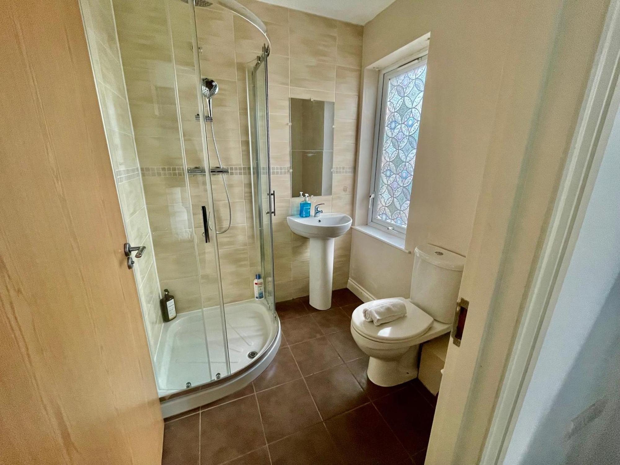 2 Bedroom City-Centre Apartment With Free Parking 벨파스트 외부 사진