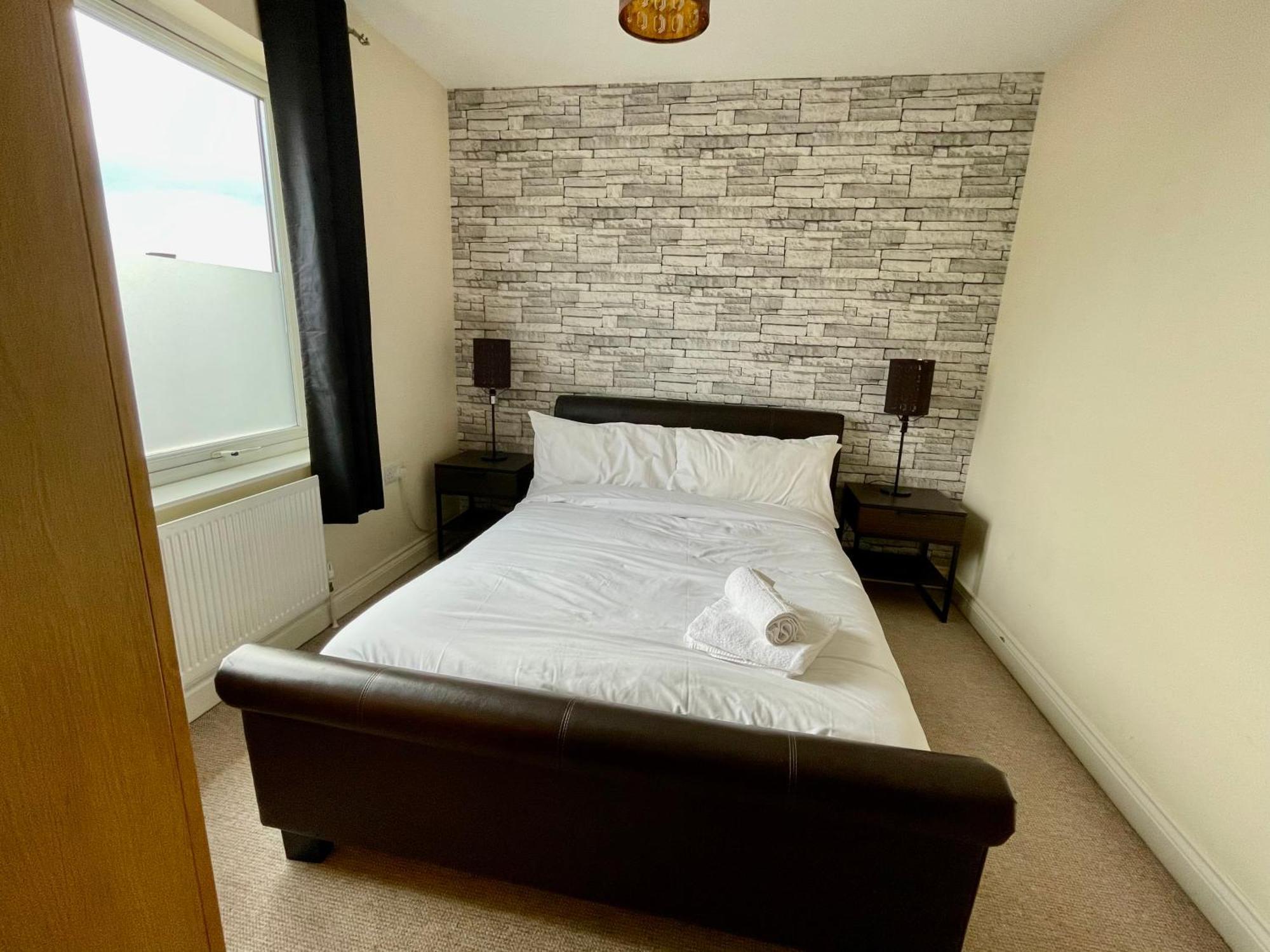2 Bedroom City-Centre Apartment With Free Parking 벨파스트 외부 사진